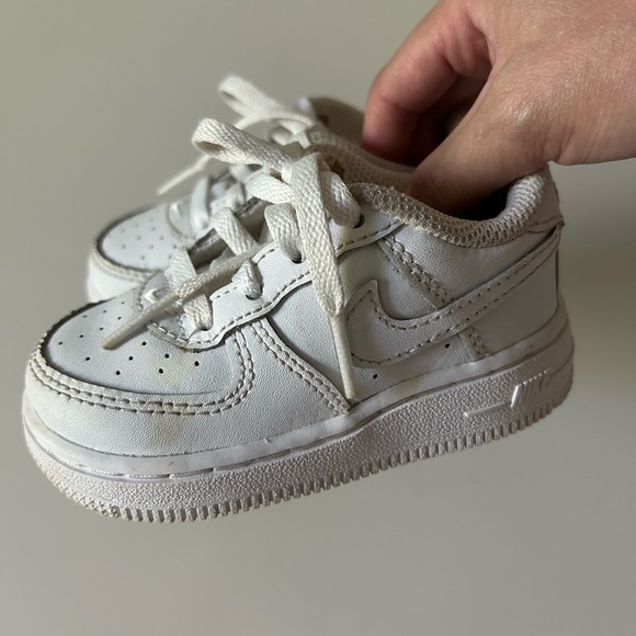 Nike - Picture 2 of 4